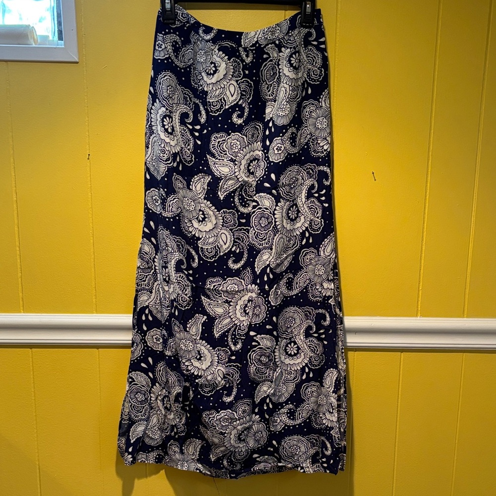 Boden Navy and White Paisley Floral Women's Maxi Skirt, size 6